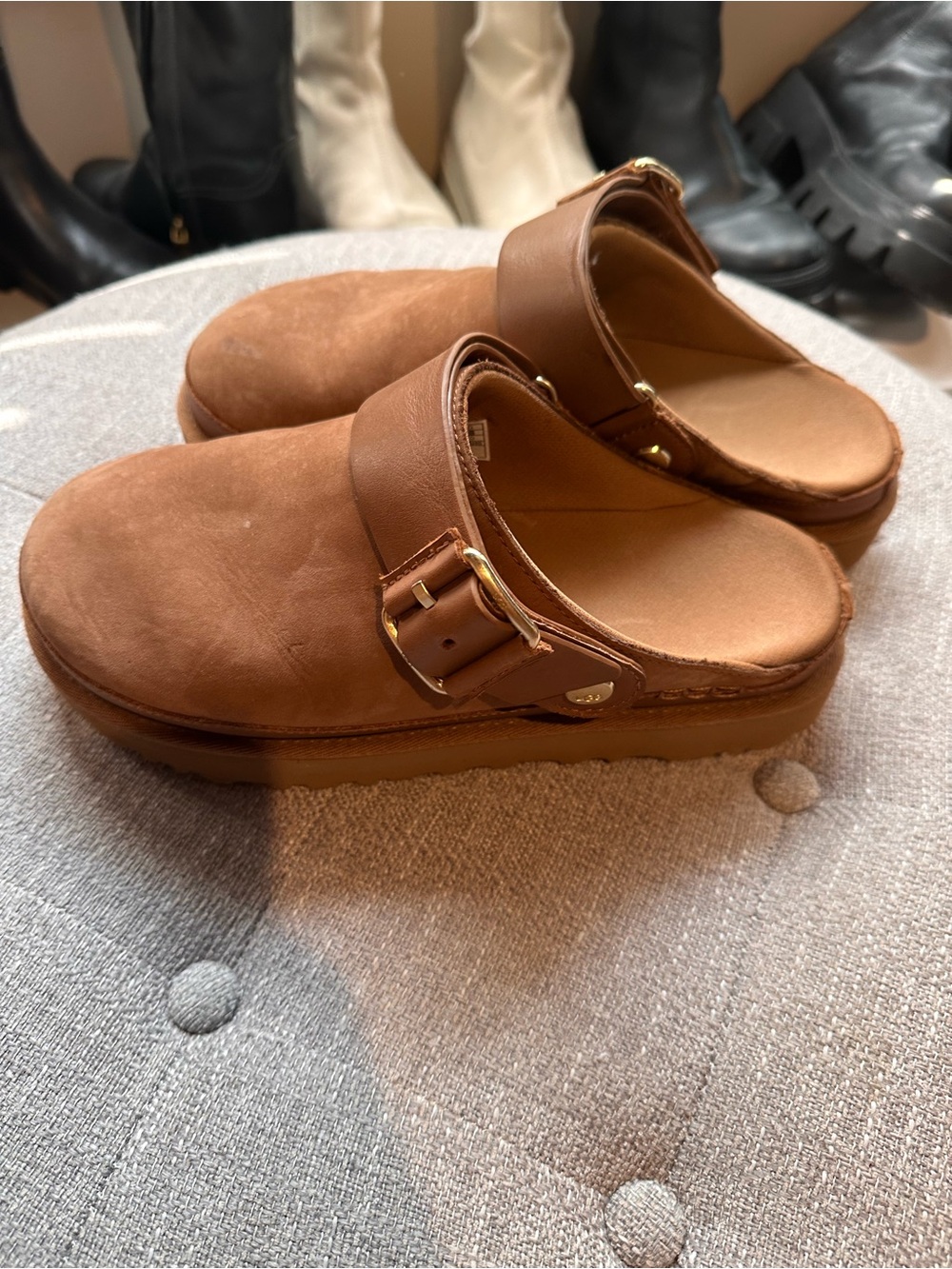 Ugg Golden star villa cliff